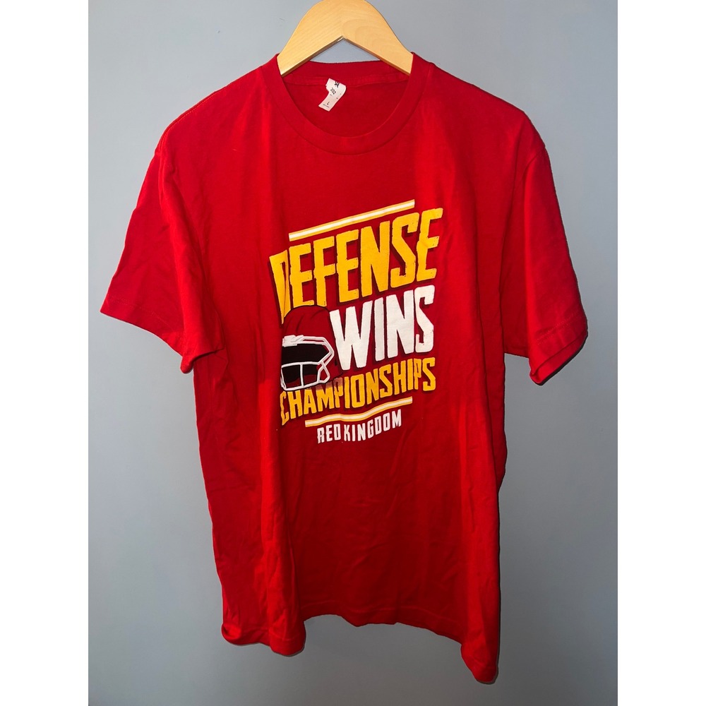 Tultex Red Kingdom Defense Wins Championships Football Graphic T-Shirt Mens L